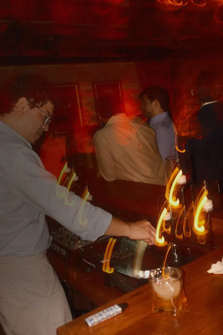 Una noche de viernes en GURU